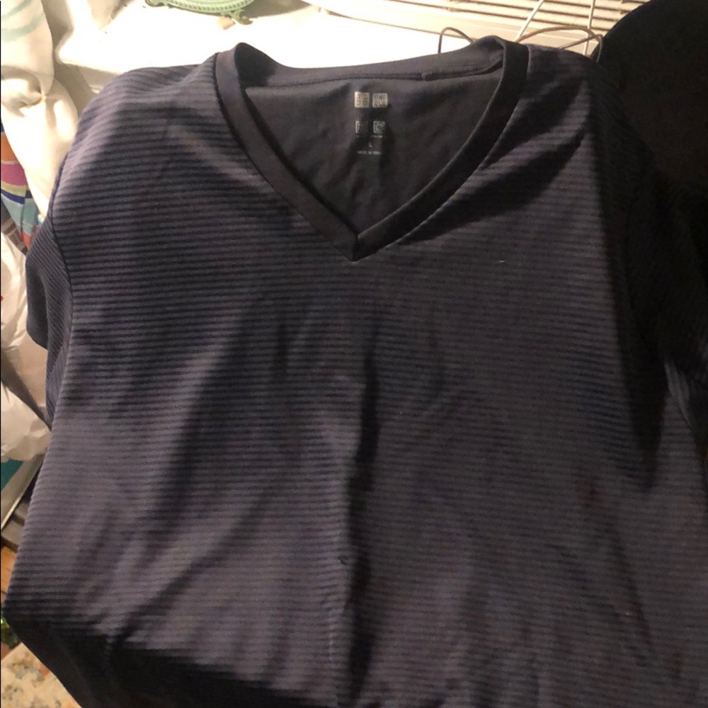 Uniqlo V Neck T-shirt